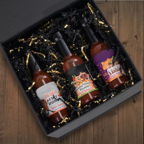 MagicWater Crinkle Cut Paper Gift Basket Filler - 2 LB - Black & Gold - color: Black & Gold